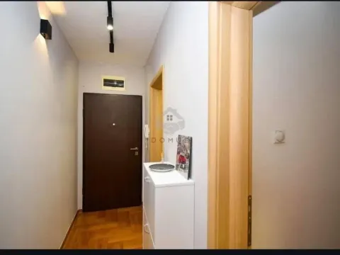 Prodaja, dvosoban stan, 37m², Centar, Podgorica - image 7