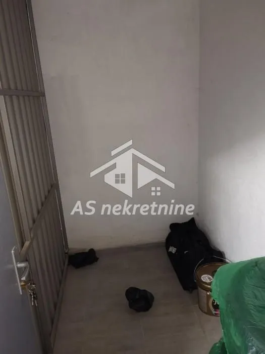 Rent, three bedroom apartment, 77m², Crveni Krst, Beograd