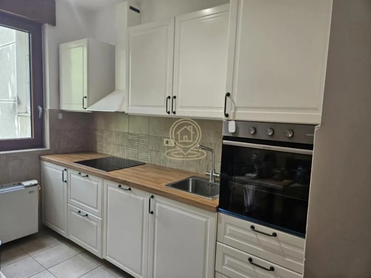Rent, four bedroom apartment, 115m², Kalenić Pijaca, Vračar Sve Podlokacije