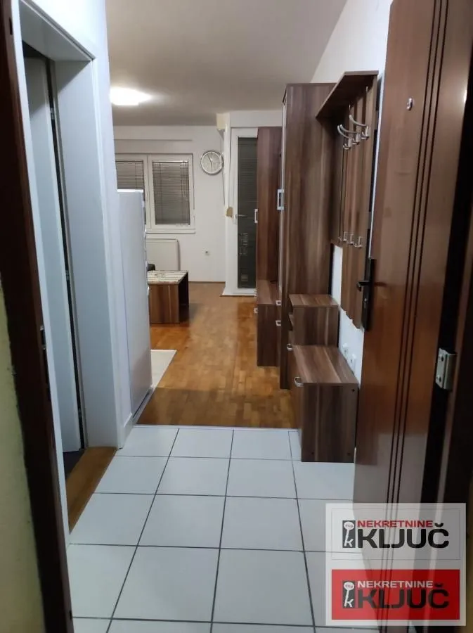 Izdavanje, garsonjera, 26m², Grbavica, Novi Sad Sve Podlokacije