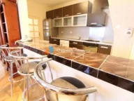 Izdavanje, četvorosoban stan, 140m², Čukarica, Beograd - image 3