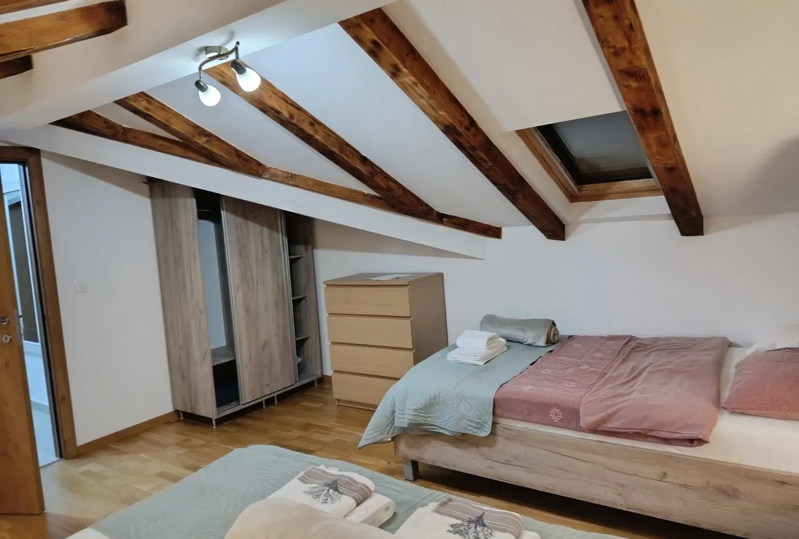 Rent, two bedroom apartment, 88m², Kalimanj, Tivat