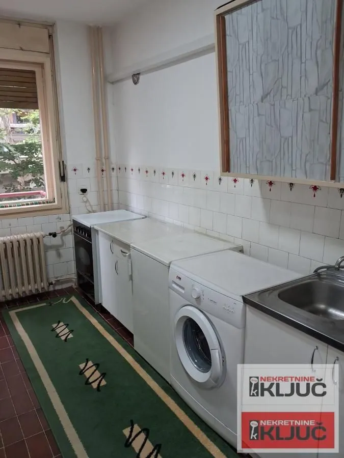 Prodaja, dvosoban stan, 58m², Centar, Novi Sad