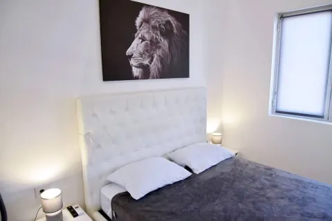 Rent, two bedroom apartment, 60m², Bečići, Budva - image 12