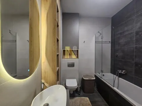 Izdavanje, četvorosoban stan, 133m², Sajmište, Novi Sad - image 14