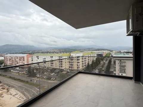 Izdavanje, poslovni prostor, 261m², Stari Aerodrom, Podgorica - image 10