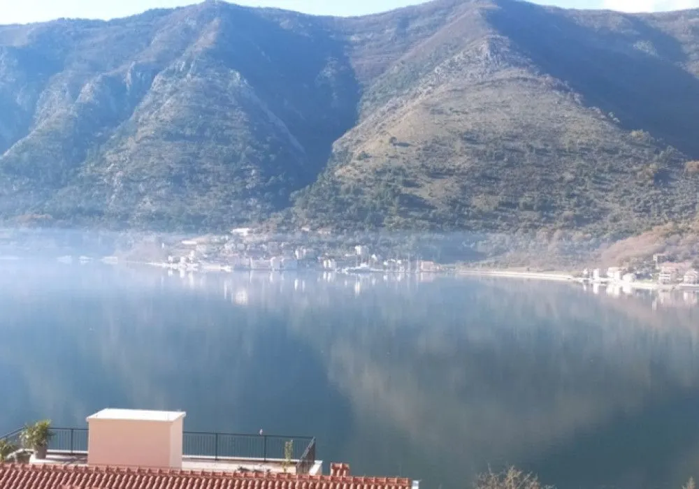Prodaja, dvosoban stan, 60m², Dobrota, Kotor