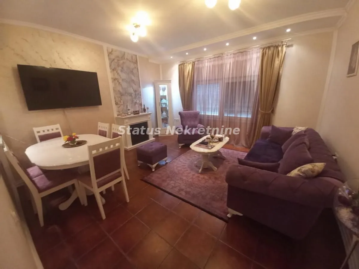 Prodaja, kuća, 170m², Salajka, Novi Sad Sve Podlokacije