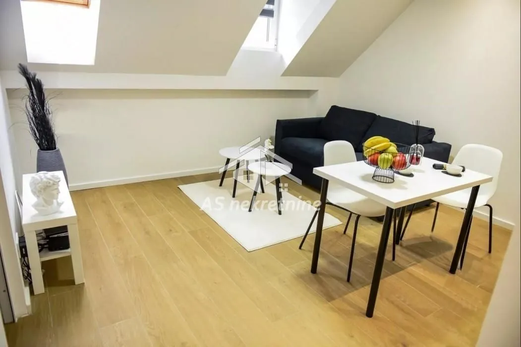 Rent, three bedroom apartment, 73m², Stari Grad, Beograd