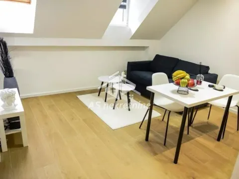 Izdavanje, trosoban stan, 73m², Stari Grad, Beograd