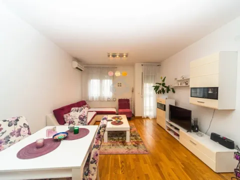 Prodaja, dvosoban stan, 64m², City Kvart, Podgorica - image 2