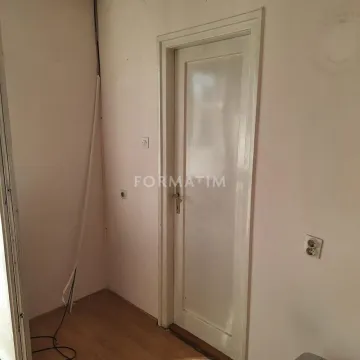 Sale, one bedroom apartment, 40m², Stari Grad, Beograd - image 2