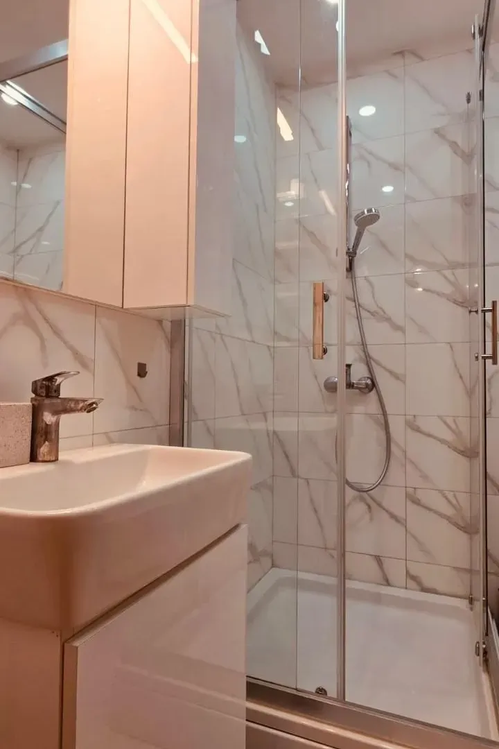 Rent, one bedroom apartment, 75m², Kalimanj, Tivat