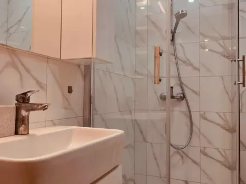 Rent, one bedroom apartment, 75m², Kalimanj, Tivat - image 4