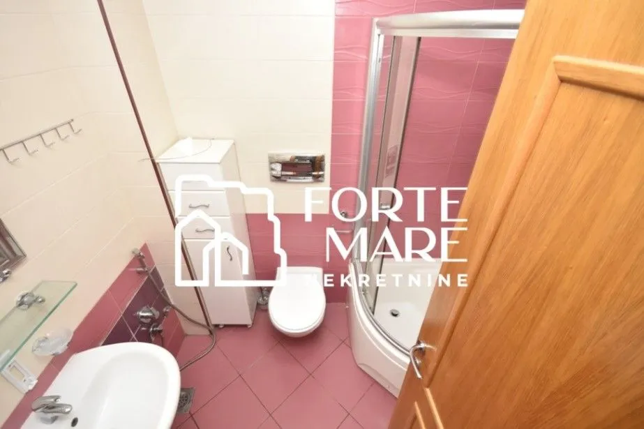 Prodaja, dvosoban stan, 68m², Đenovići, Herceg Novi