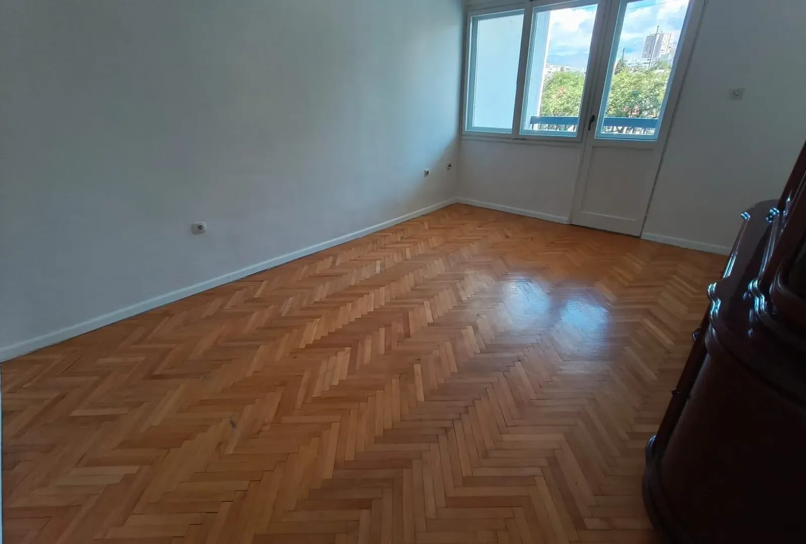 Izdavanje, trosoban stan, 95m², Gintaš, Podgorica