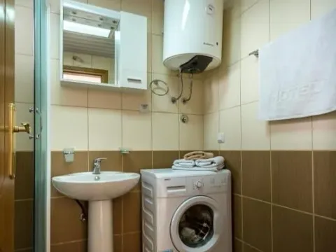 Sale, one bedroom apartment, 35m², Bečići, Budva - image 2