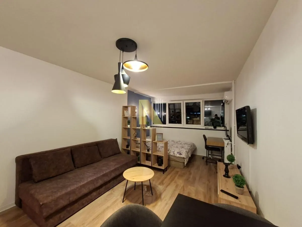 Prodaja, garsonjera, 29m², Bulevar Oslobodjenja, Novi Sad Sve Podlokacije