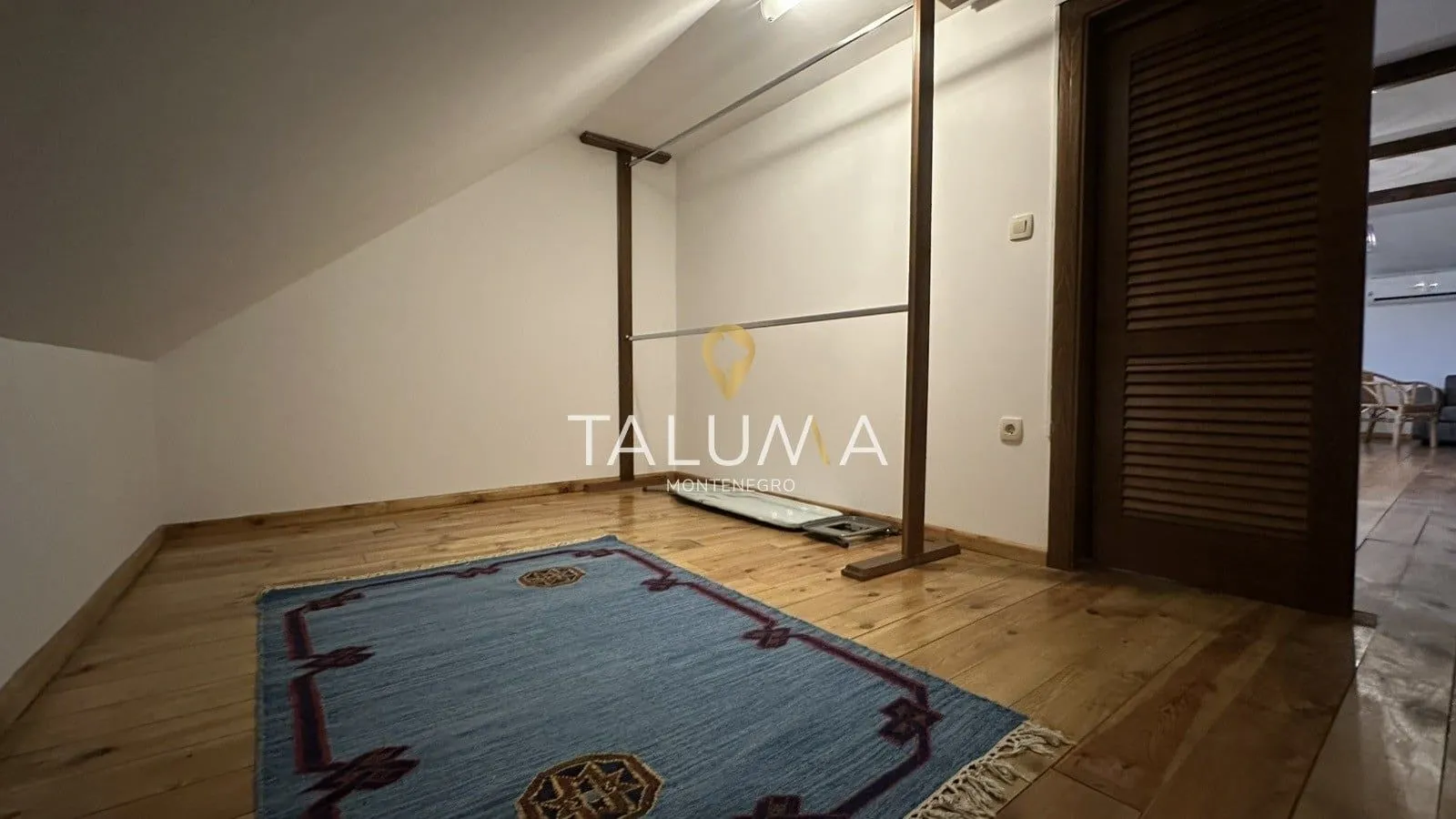 Rent, house, 200m², Tološi, Podgorica