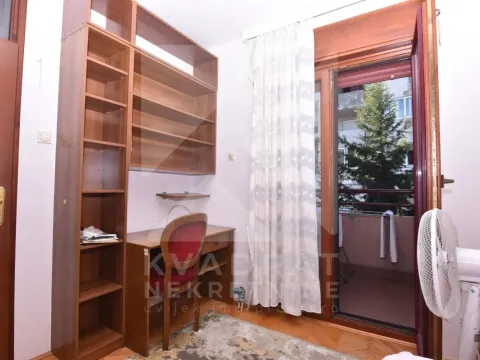 Prodaja, trosoban stan, 108m², Malo Brdo, Podgorica - image 6