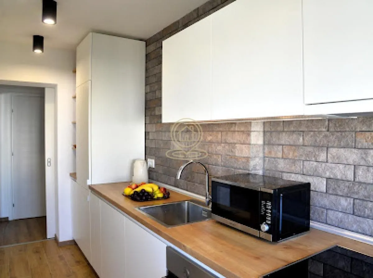 Izdavanje, trosoban stan, 61m², Medijana, Niš