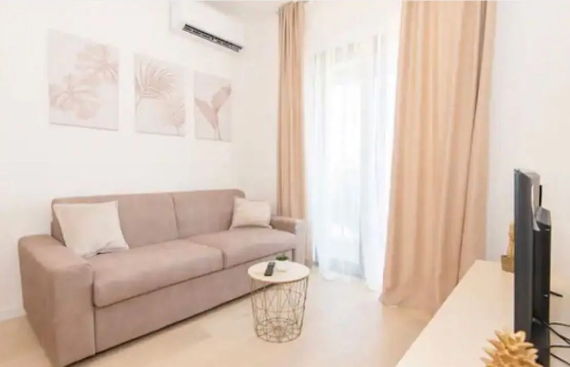 Daily-rent, one bedroom apartment, 50m², Kalimanj, Tivat