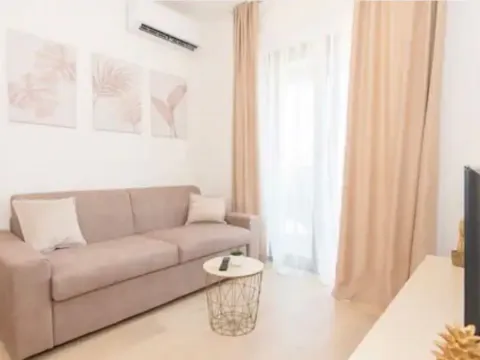 Stan-na-dan, jednosoban stan, 50m², Kalimanj, Tivat - image 6