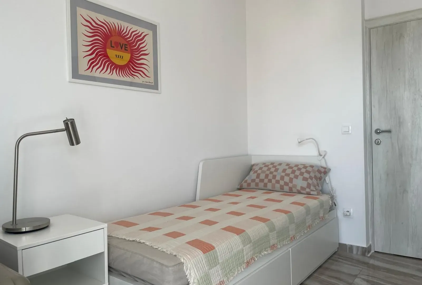 Izdavanje, trosoban stan, 81m², Pod Kuk, Tivat