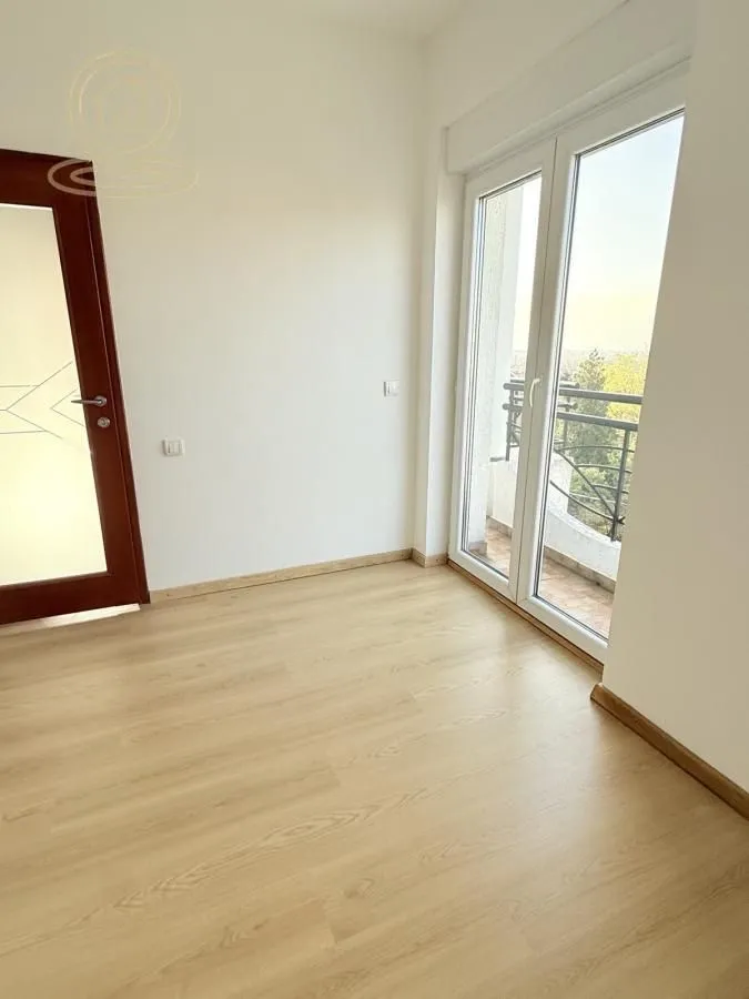 Rent, office space, 64m², Čukarica, Beograd