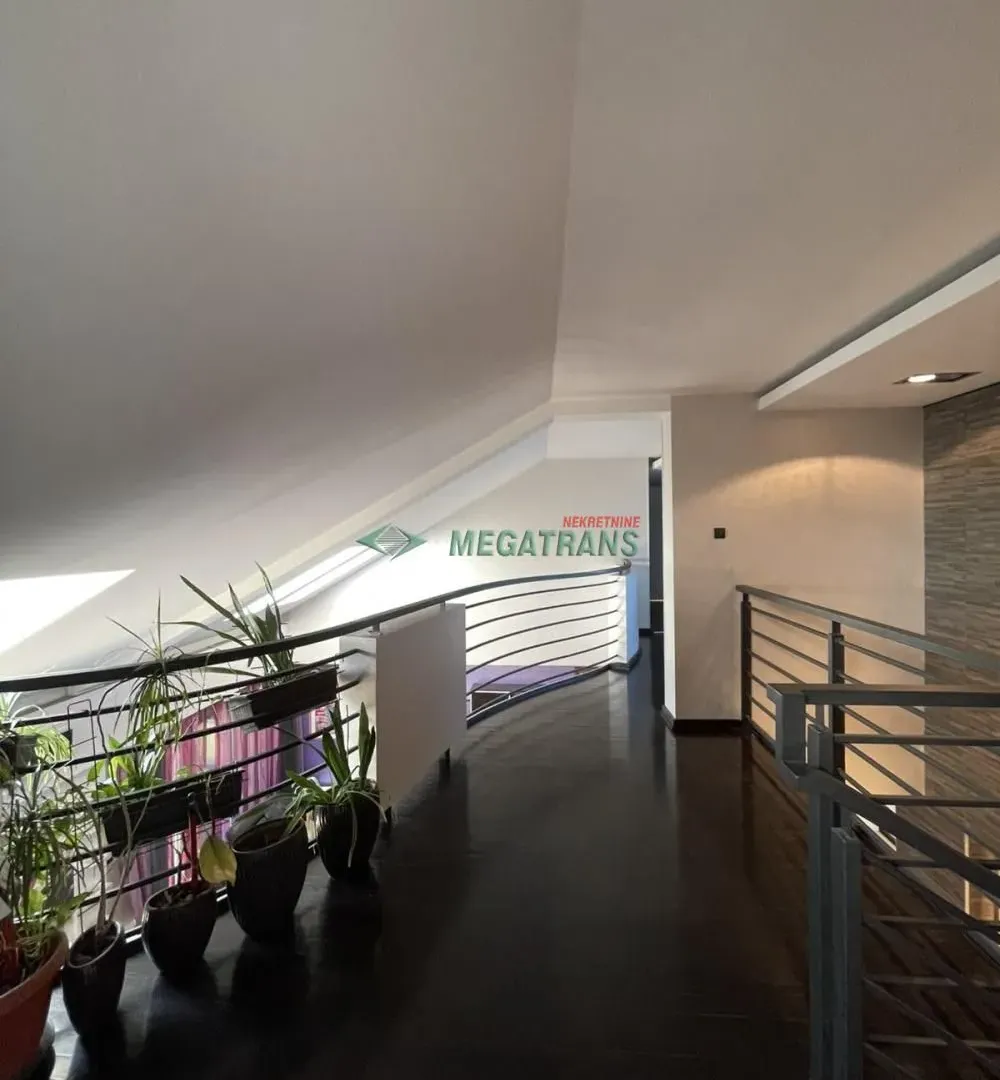 Rent, apartment, 310m², Grbavica, Novi Sad Sve Podlokacije