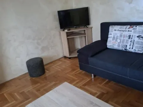 Rent, studio apartment, 25m², Sajmište, Novi Sad - image 2