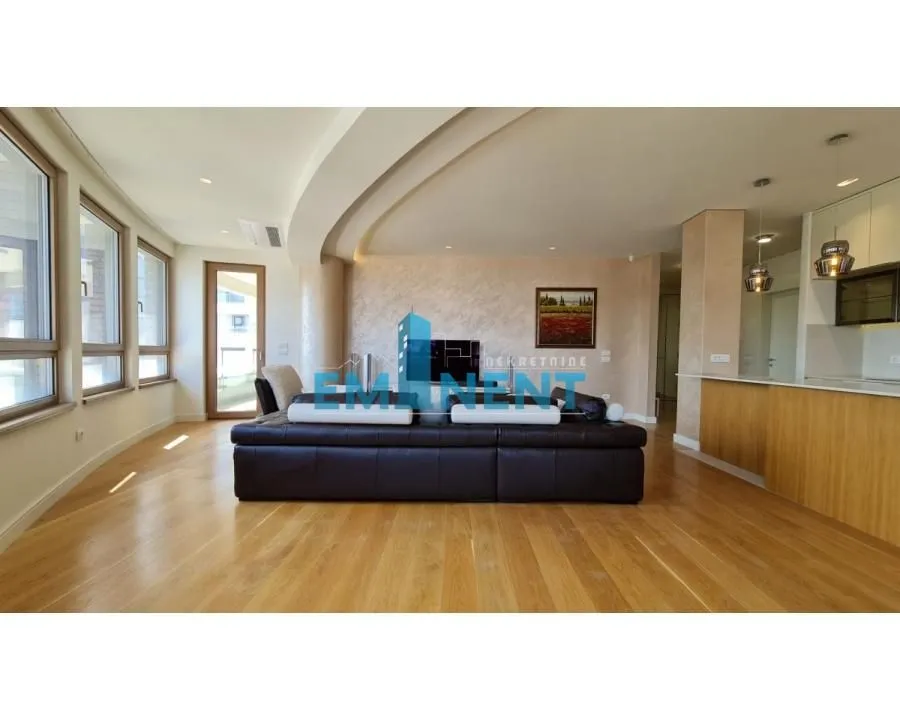 Izdavanje, četvorosoban stan, 155m², Novi Beograd Sve Podlokacije, Beograd