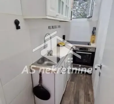 Izdavanje, trosoban stan, 70m², Stari Grad, Beograd - image 3