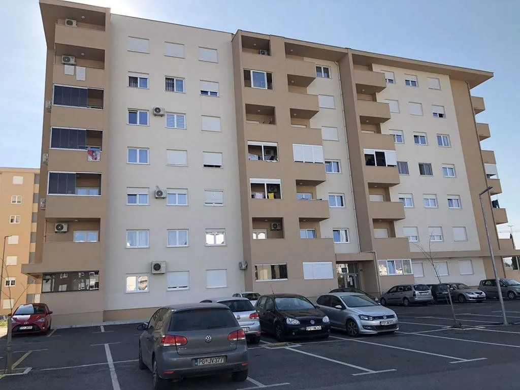 Izdavanje, jednosoban stan, 50m², Tuški Put, Podgorica