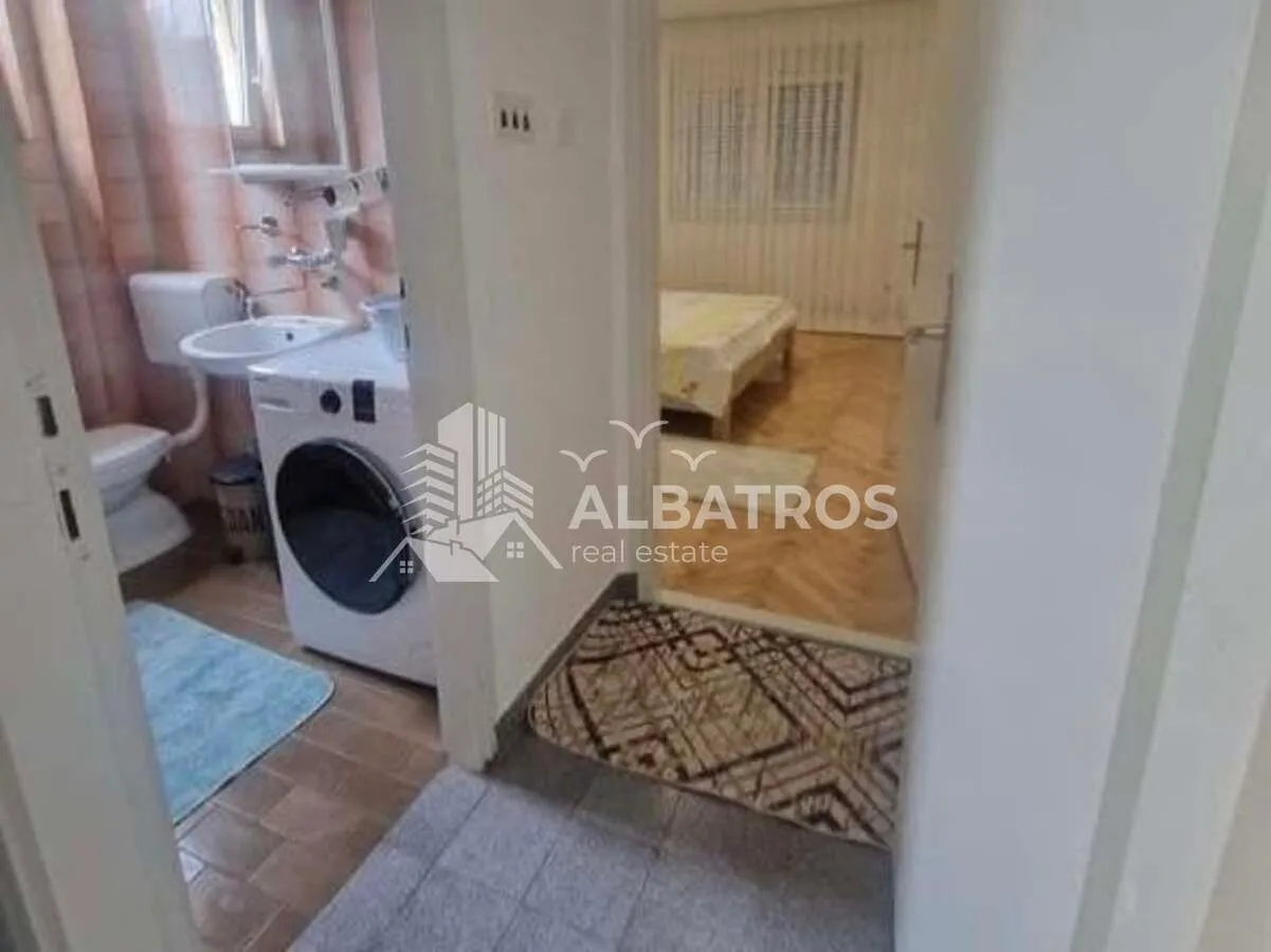 Rent, two bedroom apartment, 63m², Centar, Bar