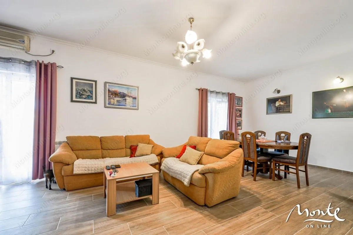 Prodaja, trosoban stan, 116m², Tivat, Crna Gora