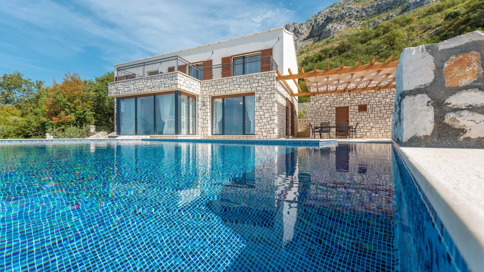 Sale, house, 256m², Drobni pijesak, Budva