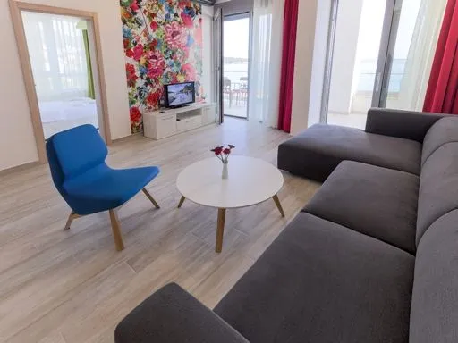Prodaja, stan, 72m², Dobra Voda, Bar
