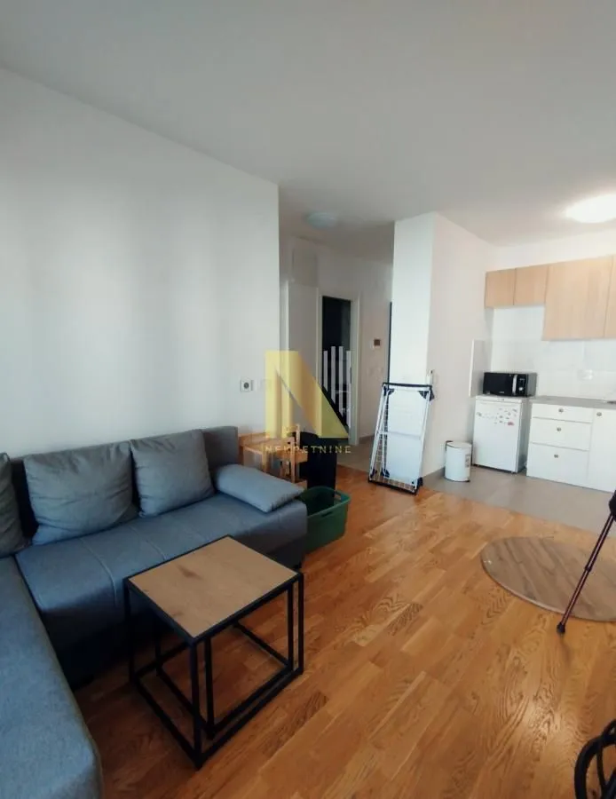 Izdavanje, jednosoban stan, 37m², Novo naselje, Novi Sad