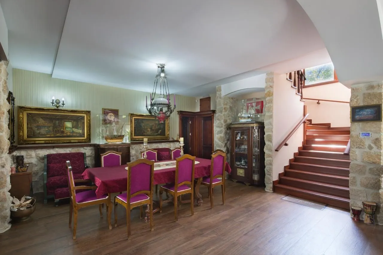Sale, house, 690m², Prčanj, Kotor