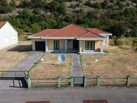 Prodaja, kuća, 200m², Podgorica, Crna Gora - image 2