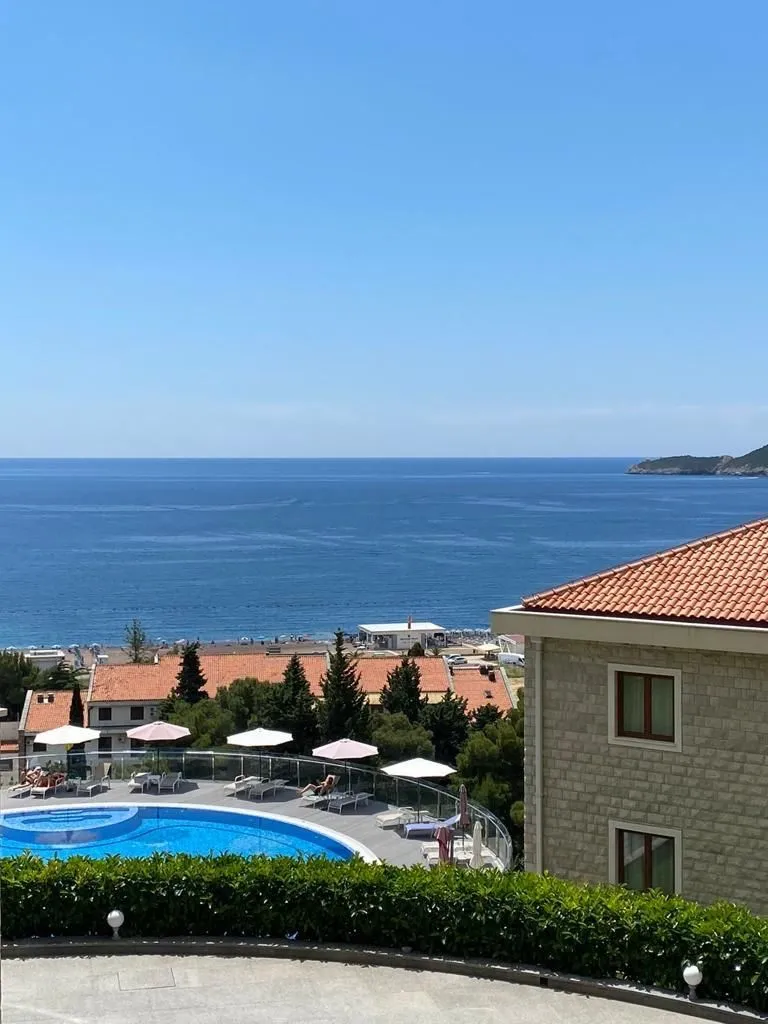 Rent, one bedroom apartment, 75m², Bečići, Budva