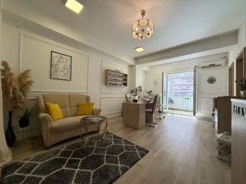 Izdavanje, poslovni prostor, 63m², City Kvart, Podgorica - image 9