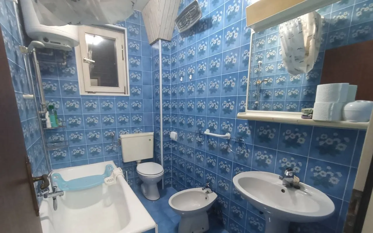 Izdavanje, kuća, 100m², Dobra Voda, Budva