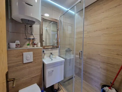 Sale, one bedroom apartment, 50m², Blizikuće, Budva - image 17
