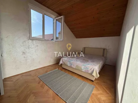 Izdavanje, trosoban stan, 85m², Tološi, Podgorica - image 11