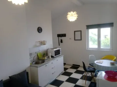 Izdavanje, kuća, 150m², Dobra Voda, Budva - image 3