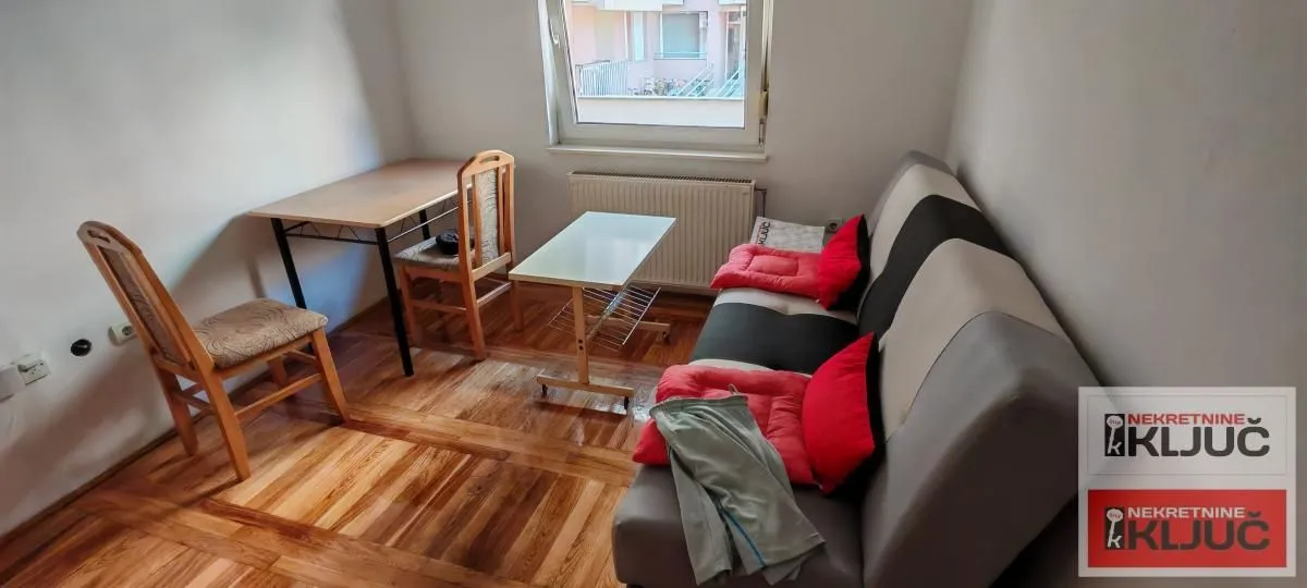 Izdavanje, jednosoban stan, 30m², Socijalno, Novi Sad Sve Podlokacije