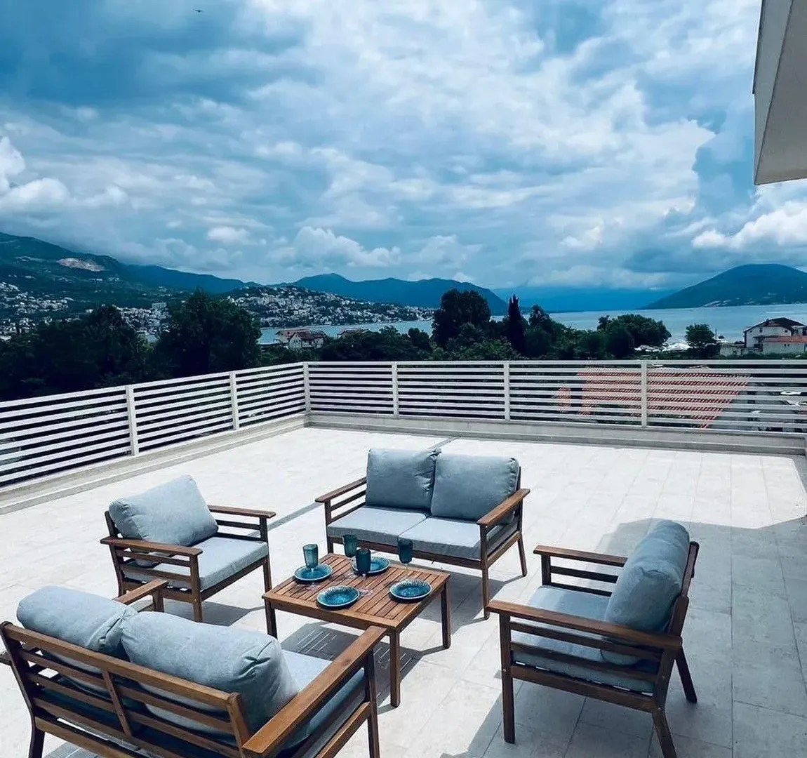 Prodaja, stan, 43m², Njivice, Herceg Novi