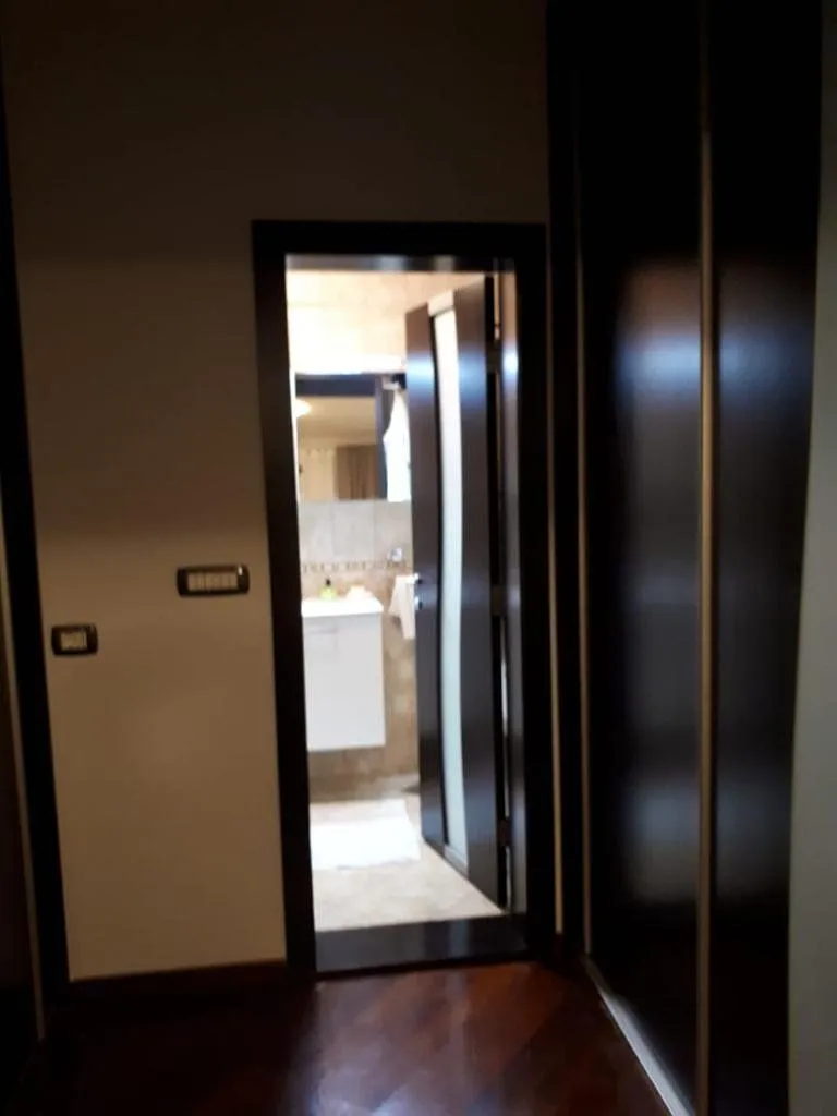 Izdavanje, trosoban stan, 190m², Preko Morače, Podgorica